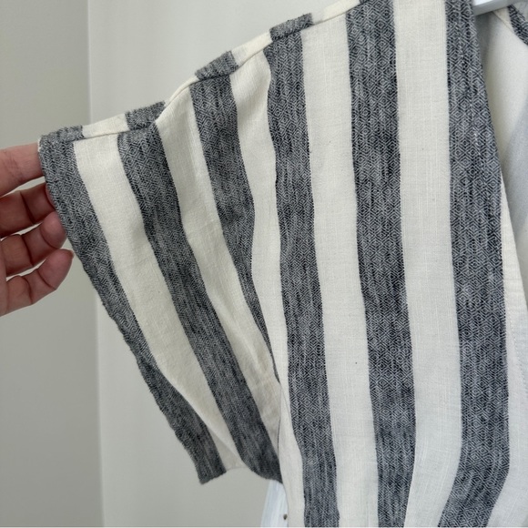 American Eagle Outfitters Gray and White Tie Back Short Sleeve Jumpsuit w Pocket - Picture 5 of 12